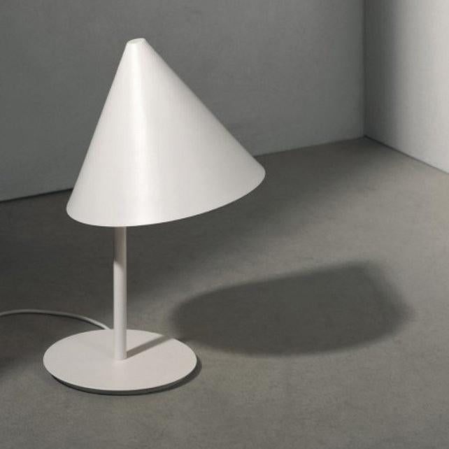 Conic Table Lamp - Hyper